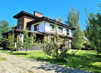 Продаю дом, 395 м2, деревня Уварово, улица Ирбис