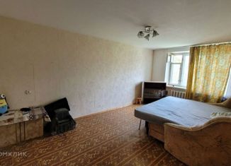 Продаю 3-ком. квартиру, 67 м2, Симферополь, Льдозаводская улица, 8, Железнодорожный район