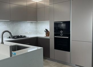 4-комнатная квартира на продажу, 113 м2, посёлок городского типа Медведево, Полевая улица, 19А