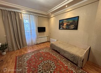 Продаю 2-ком. квартиру, 50 м2, Армавир, Черноморская улица, 10