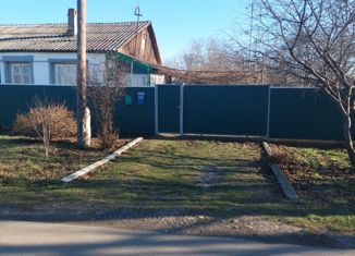 Продам 2-ком. квартиру, 40 м2, Новокубанск, Парковая улица