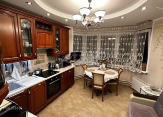 Продам 3-ком. квартиру, 75.4 м2, Москва, улица Маршала Савицкого, 8, улица Маршала Савицкого