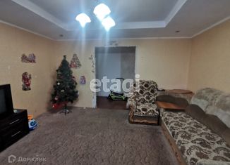 Продам 5-комнатную квартиру, 106 м2, Черногорск, улица Калинина, 2А