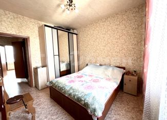 Продается трехкомнатная квартира, 70 м2, Москва, проспект Защитников Москвы, 1, проспект Защитников Москвы