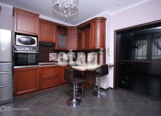 Продается 4-комнатная квартира, 110 м2, Красноярский край, улица Батурина, 30к3