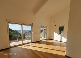 Продаю 2-комнатную квартиру, 68 м2, Сочи, улица Чебрикова, 16, микрорайон Больничный Городок