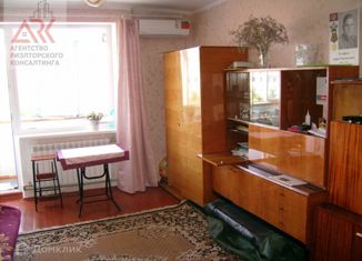 Продается 2-ком. квартира, 51.2 м2, посёлок городского типа Новоозёрное, улица Героев-Десантников, 11