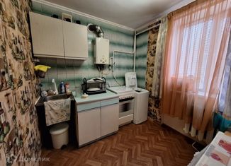 Двухкомнатная квартира на продажу, 48 м2, поселок городского типа Мирный, проспект Мира, 1