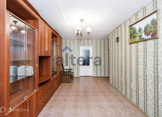 Продаю 3-ком. квартиру, 58 м2, Татарстан, улица Космонавтов, 29