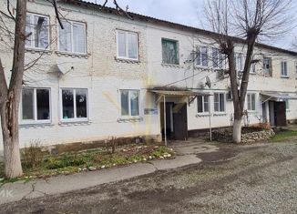 Продам 2-комнатную квартиру, 39 м2, Лабинск, Центральная улица, 12