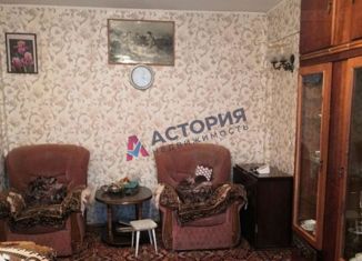 Продается 4-ком. квартира, 58.2 м2, поселок Рождественский, улица Строителей, 5