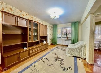 Продаю трехкомнатную квартиру, 61 м2, Иркутск, улица 30-й Иркутской Дивизии, 2