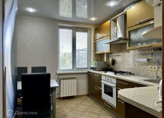 Продам 3-комнатную квартиру, 72.8 м2, Волгоградская область, улица 87-й Гвардейской, 45