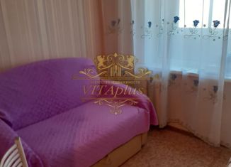 Продаю 1-комнатную квартиру, 12.3 м2, Артём, улица Кирова, 152