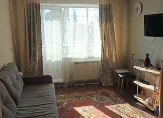 Сдается в аренду однокомнатная квартира, 32 м2, Кемерово, Новогодняя улица, 16, жилой район Кедровка
