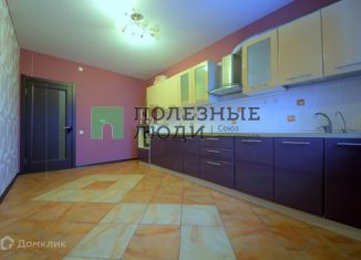Продам четырехкомнатную квартиру, 150 м2, Саратов, Дудаковская улица, 16, Волжский район