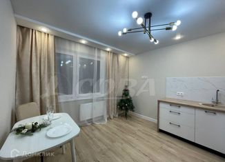 Продаю 1-комнатную квартиру, 38 м2, Тюмень, улица Новосёлов, 107, ЖК Москва