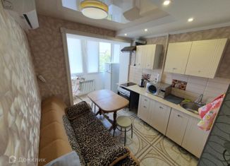 Продам 4-комнатную квартиру, 75 м2, Евпатория, Перекопская улица, 8