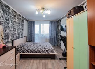 Продается трехкомнатная квартира, 66 м2, Новокузнецк, улица Веры Соломиной, 3