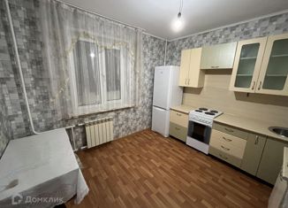 Сдается в аренду 1-комнатная квартира, 38 м2, Курск, проспект Вячеслава Клыкова, 38