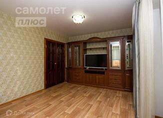 Продам 4-комнатную квартиру, 70.4 м2, Ульяновск, улица Варейкиса, 8
