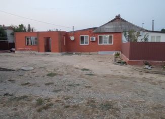 Продается трехкомнатная квартира, 57.4 м2, станица Голубицкая, Огородная улица, 22кв1