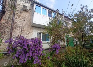 Продам трехкомнатную квартиру, 45.55 м2, Апшеронск, улица Титова, 4