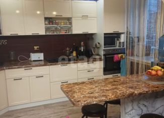 Продам пятикомнатную квартиру, 80 м2, Зеленодольск, улица Комарова, 22