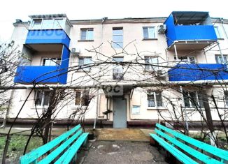 Продается трехкомнатная квартира, 54.5 м2, поселок Новоберезанский, Центральная улица, 6