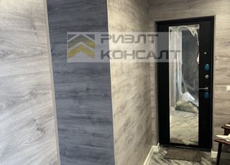 Продается 3-ком. квартира, 71 м2, поселок городского типа Чернолучинский, Пионерская улица, 13