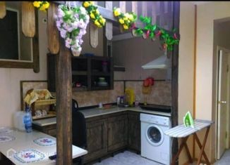 Продаю четырехкомнатную квартиру, 78.5 м2, Ейск, улица Калинина, 73/4