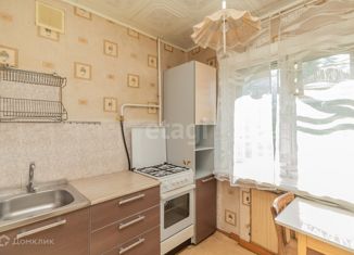 Продажа 3-ком. квартиры, 57 м2, Челябинск, улица Бурденюка, 19, Курчатовский район