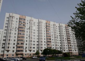 Продам 3-ком. квартиру, 84.83 м2, Курск, Центральный округ, проспект Вячеслава Клыкова, 10