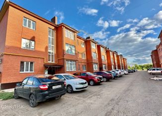 Продается двухкомнатная квартира, 64.2 м2, село Новоалександровка, Южная улица, 1А