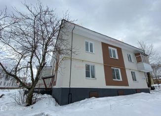 Продается трехкомнатная квартира, 66 м2, Свердловская область, улица Ильича, 24А