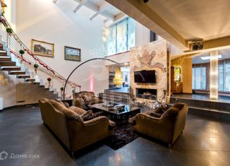 Сдается в аренду дом, 2400 м2, деревня Веледниково, Сосновая улица