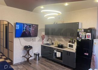 Продаю двухкомнатную квартиру, 65 м2, Краснодар, Средняя улица, 81/4, микрорайон Сады Калинина