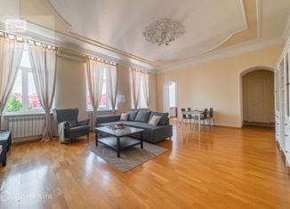 Продается 4-комнатная квартира, 133 м2, Санкт-Петербург, Малая Конюшенная улица, 5, метро Невский проспект