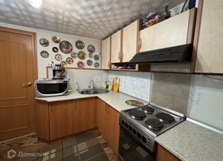 Продажа трехкомнатной квартиры, 67.3 м2, Губкинский, Школьная улица, 30А