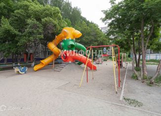 Продаю многокомнатную квартиру, 94.1 м2, Новосибирск, улица Толбухина, 25, Дзержинский район