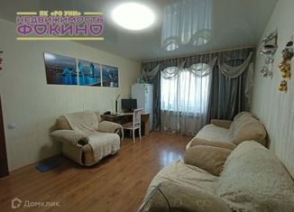 Продам 3-комнатную квартиру, 62.5 м2, Фокино, улица Карла Маркса, 19Ак1