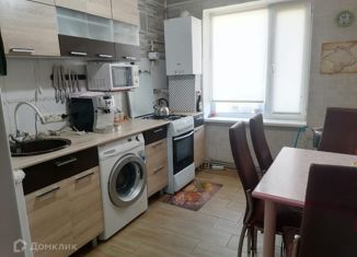 Продажа 3-ком. квартиры, 65 м2, Армянск, Симферопольская улица, 9