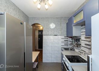 Продам трехкомнатную квартиру, 62.8 м2, Новосибирск, улица Чапаева, 5, метро Золотая Нива