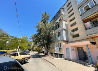 Продажа 3-ком. квартиры, 70 м2, Севастополь, Казачья улица, 9, Гагаринский район