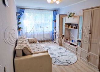 Продажа 2-ком. квартиры, 52.3 м2, Волосово, площадь Советов, 9