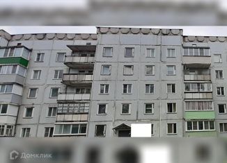 Продажа 3-комнатной квартиры, 68 м2, посёлок городского типа Лёвинцы, улица 70-летия Октября, 111