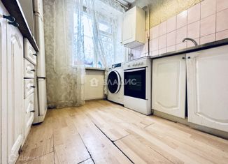 Продам 3-комнатную квартиру, 59 м2, Москва, улица Гришина, 8к1, улица Гришина