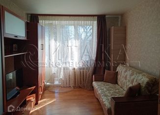 Продам 1-комнатную квартиру, 29 м2, Луга, проспект Кирова, 11
