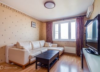 Продается 3-комнатная квартира, 74 м2, Москва, улица Рогова, 7к2, метро Щукинская