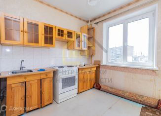 Продаю 2-комнатную квартиру, 41.3 м2, Челябинск, улица Молодогвардейцев, 54